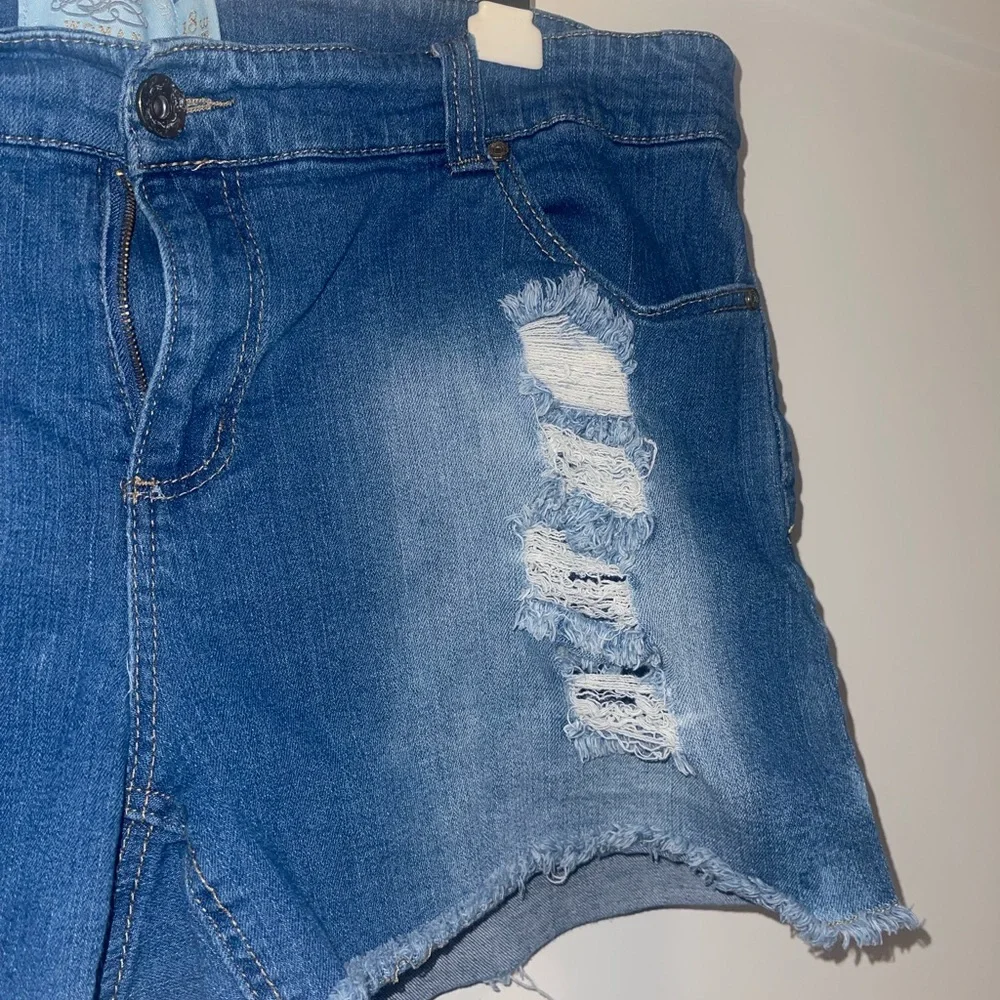 One 5 One Woman Distressed Denim Shorts 18W Raw Hem Stretch - Picture 3 of 7